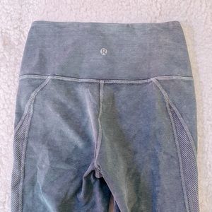 Lululemon grey/blue leggings